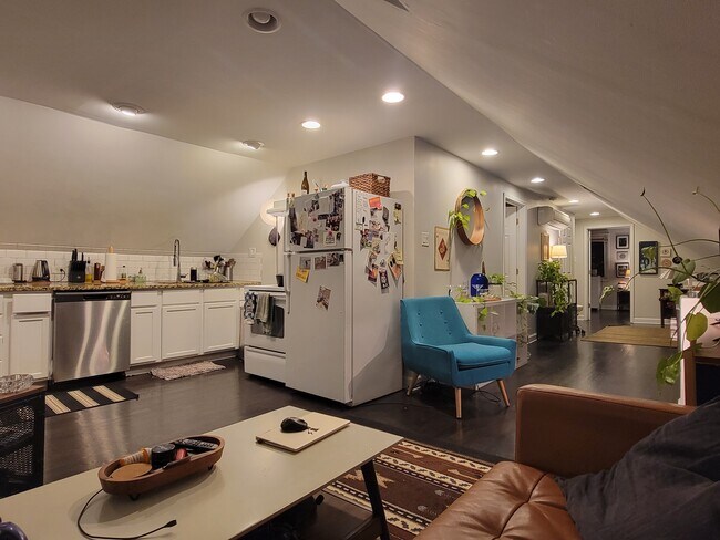 Foto del edificio - 1810 W Melrose St