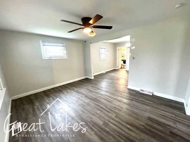 Building Photo - Large 2 bedroom / 1 bathroom bungalow now ...