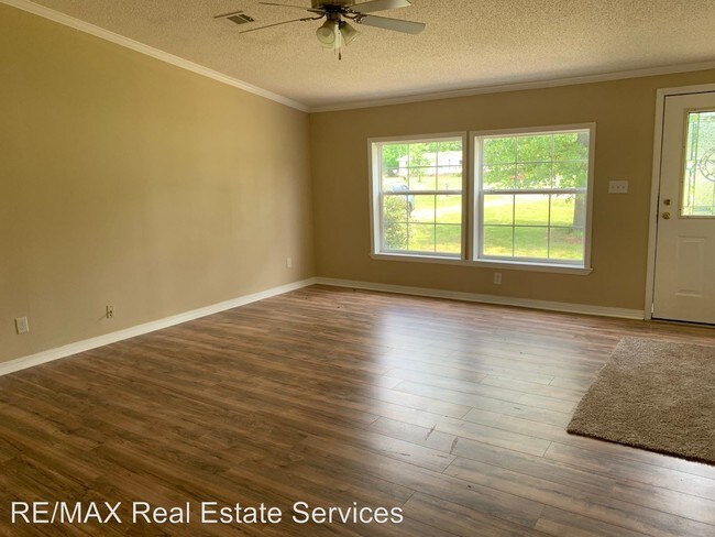 Building Photo - 4 br, 3 bath House - 5445 Chuck A