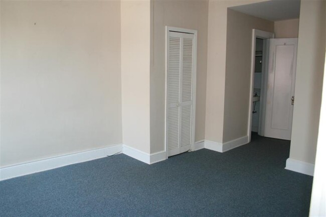 Building Photo - 1 bedroom apartment on Main Street Henders...