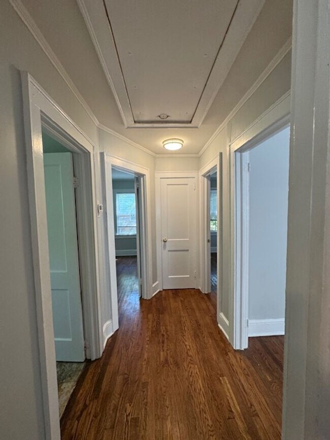 Foto del edificio - Adorable 2 Bedtoom-1 Bath Bungalow in great location, close to Downtown Greer! Lawn Service inclu...