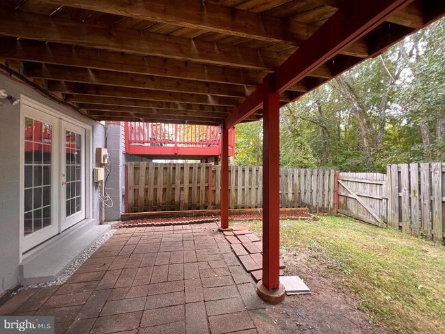 Foto del edificio - 5052 Harford Ln