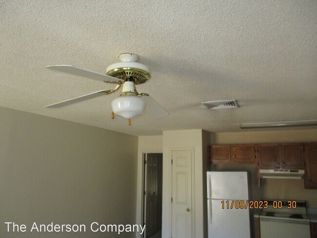 Building Photo - 2 br, 1 bath House - 2704-D Doncaster Dr