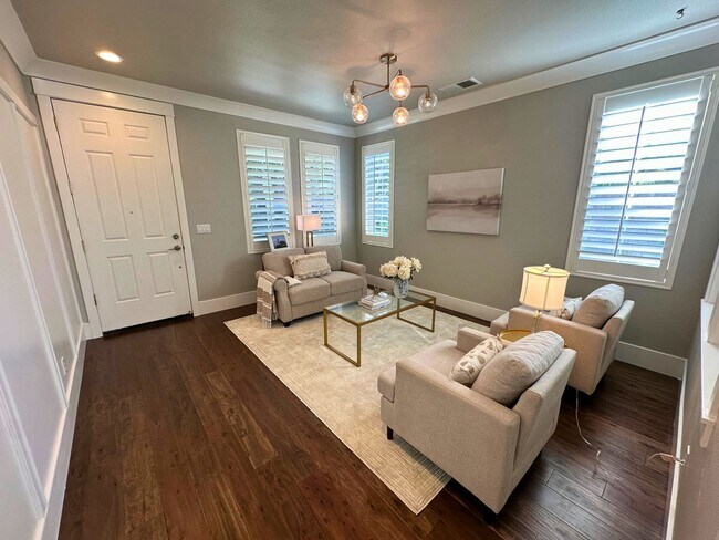 Foto del edificio - Stunning 4 Bedroom, 2.5 Bath Lawrence Ranch Home With Solar