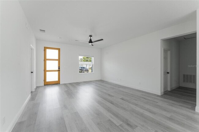 Building Photo - 14875 SW 48th Ave