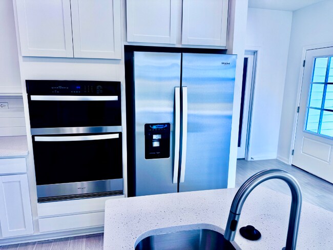 Building Photo - 169 Silver Myrtle Ct