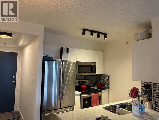 Building Photo - 3438 Vanness Ave