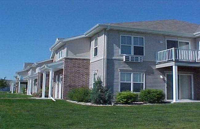 Building Photo - Saddlebrook