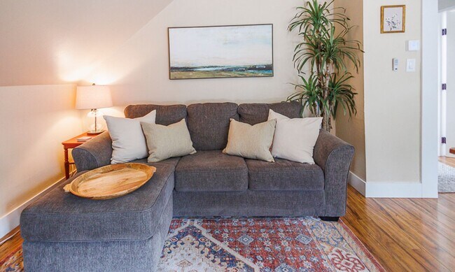 Foto del edificio - The Loft: Furnished Jacksonville Suite! Grand Deck with Views, King Bed $300 Utility Fee