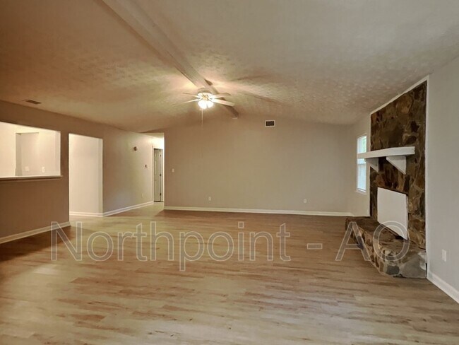 Foto del edificio - 9054 Thomas Rd