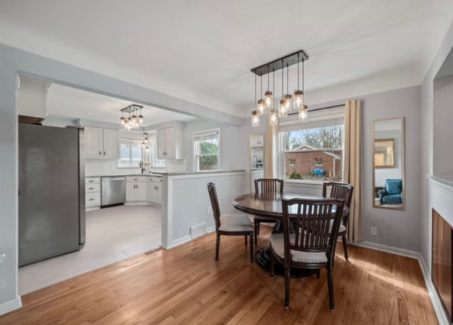 Building Photo - 1602 E Maple Rd