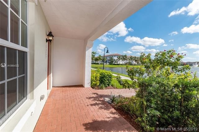 Foto del edificio - 2825 SW 119 way  1903