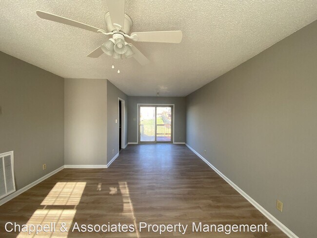 Building Photo - 3 br, 2.5 bath House - 1083 Biltmore Place