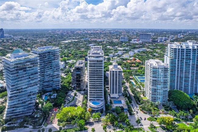 Foto del edificio - 2655 S Bayshore Dr