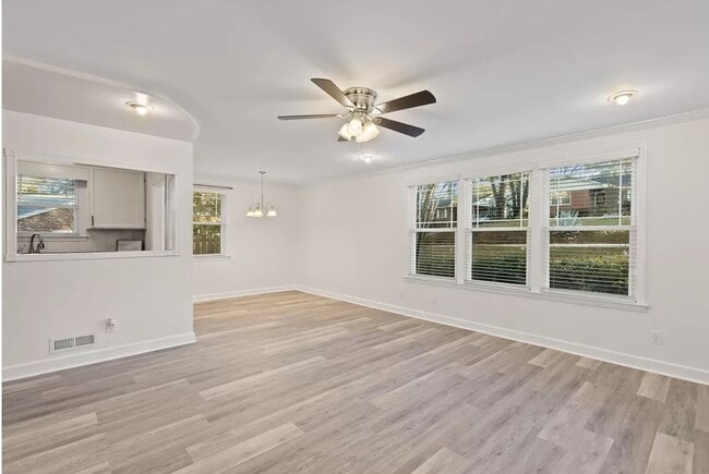 Building Photo - Located in the heart of Downtown Columbia with close proximity to the Broad River