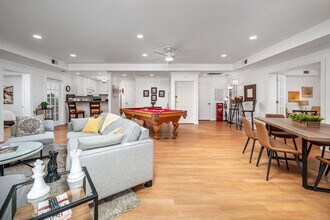 Building Photo - 11468 Club Dr