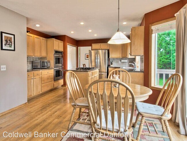 Foto del edificio - 4 br, 3 bath House - 19212 53rd Ct NE