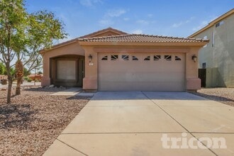 Building Photo - 873 E Geona St