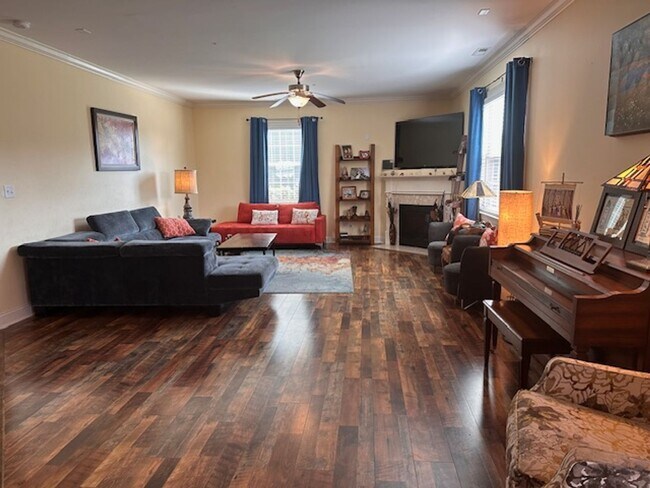 Foto del edificio - 4 Bedroom, 2.5 bath home in Mimosa Bay Com...