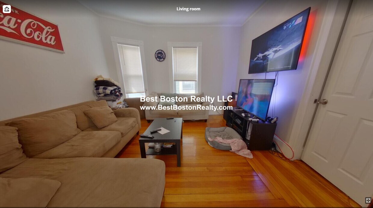 Primary Photo - 53 Hawthorne St