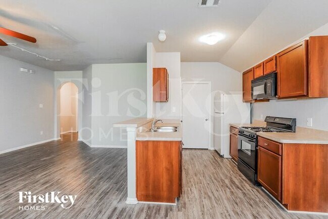 Foto del edificio - 7905 Big Oak Dr