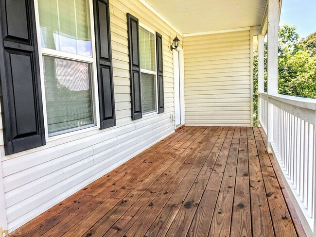 Building Photo - 261 Brookwoods Ln