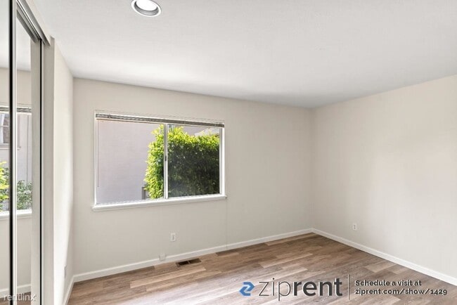 Building Photo - 2 br, 1 bath House - 4321 Everett Ave, Oak...