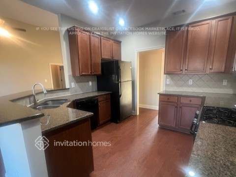 Building Photo - 427 Sweetwater Bridge Cir