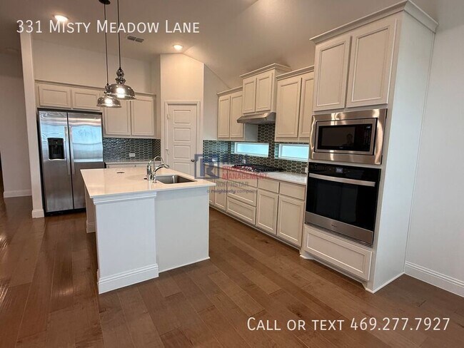 Foto del edificio - 331 Misty Mdw Ln