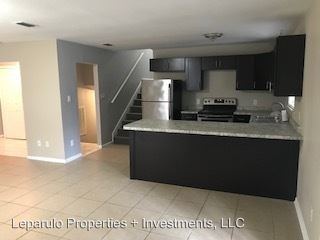 Building Photo - 6 br, 3 bath Room For Rent - 2402 Poco Street