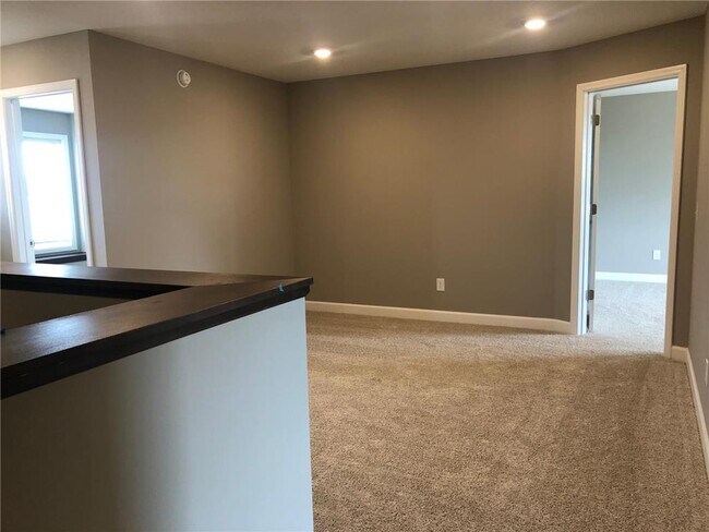 Building Photo - 1013 Field Ct