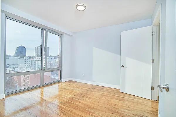Building Photo - 200 E 117th St