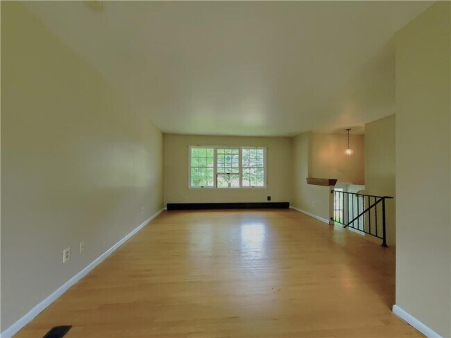 Building Photo - 458 Cherry Hill Rd