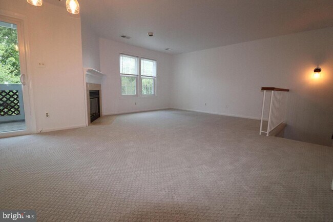 Building Photo - 12944 Grays Pointe Rd