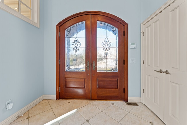 Building Photo - 12932 Sunset Bluff Ct