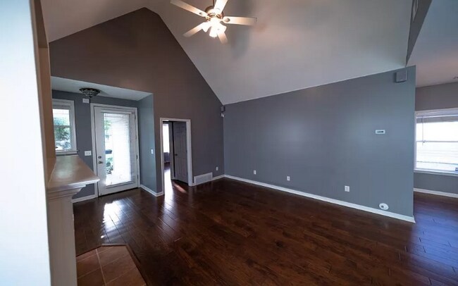 Foto del edificio - 1364 Harbor Park Dr