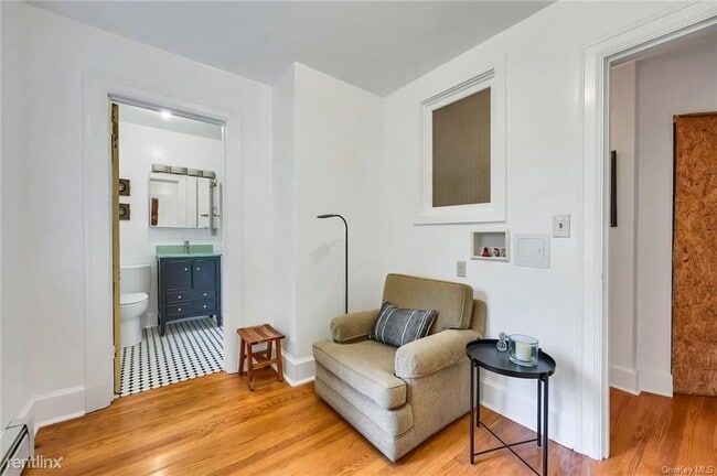 Building Photo - 1 br, 1 bath House - 188 Grand St