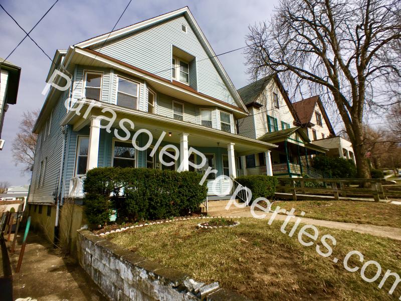 Primary Photo - 829 Woodlawn St