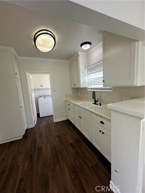 Building Photo - 3748 Myrtle Avenue