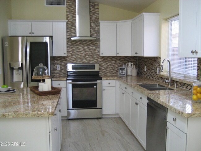 Building Photo - 2108 E Rosemonte Dr