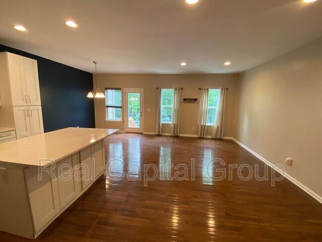 Building Photo - 4275 Arthur Ct