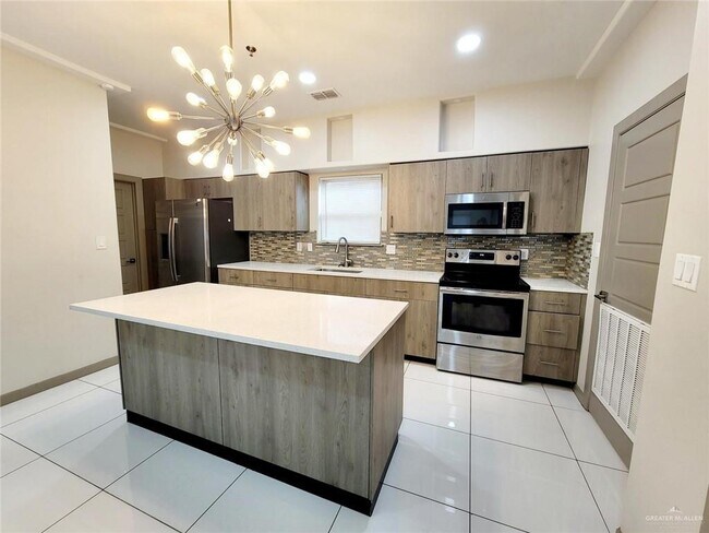 Foto del edificio - 3302 Sugar Rd