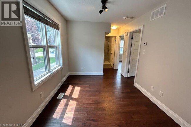 Building Photo - 24 Locust St