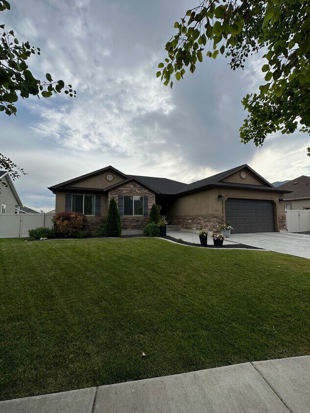 Foto principal - 1354 Ridgeway Rd