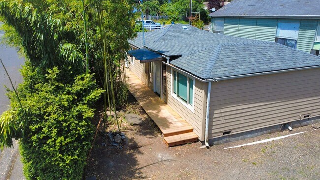 Foto del edificio - 3 Bedroom, 1 Bathroom S. Eugene Home