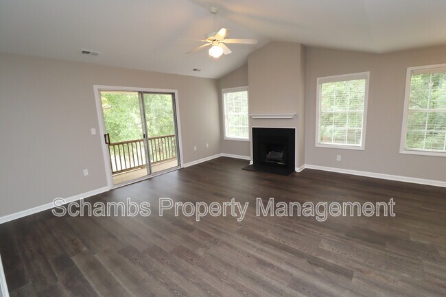 Foto del edificio - 2023 Bulon Dr