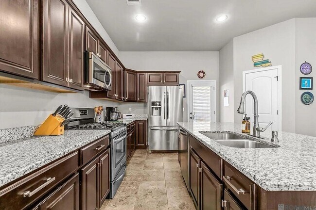 Building Photo - 8624 Arabella Ave