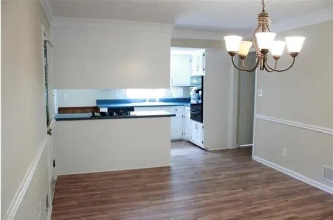 Foto del edificio - 2813 Williams Pl
