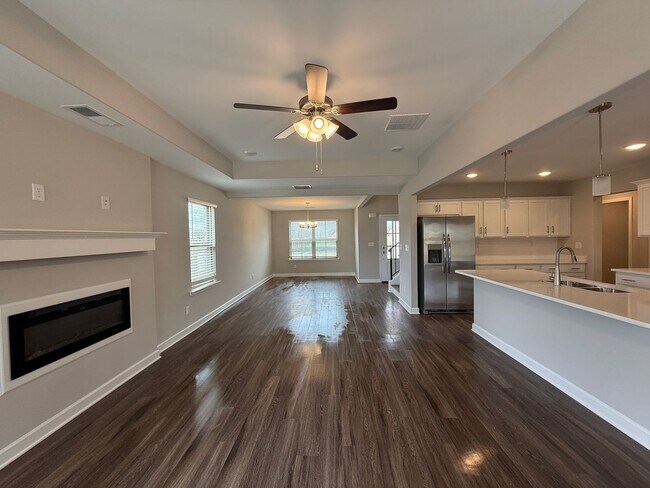 Foto del edificio - 9679 Bloomington Circle S