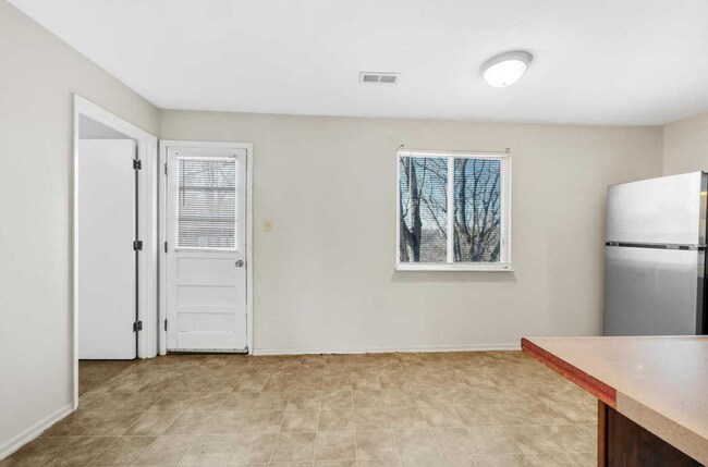 Kitchen/balcony door - 4 E Rock Creek Mnr